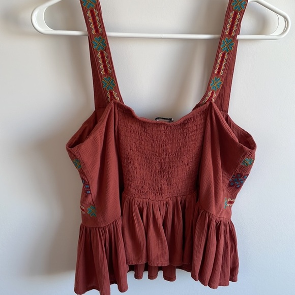 American Eagle embroidery crop tank top size medium worn only twice - Picture 4 of 4
